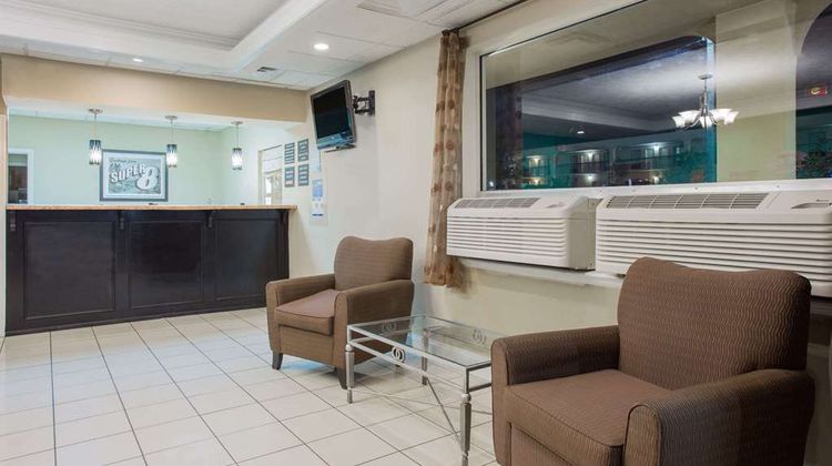 Super 8 Augusta Lobby