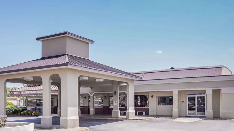 Super 8 Augusta Exterior