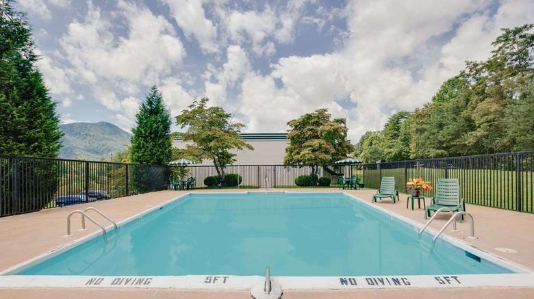 <b>Days Inn Asheville West Pool</b>. Images powered by <a href="https://iceportal.shijigroup.com/" title="IcePortal" target="_blank">IcePortal</a>.
