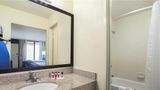 Days Inn by Wyndham Newark Wilmington Room