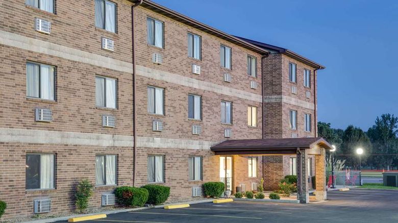 Super 8 Kennett Exterior. Images powered by <a href="https://iceportal.shijigroup.com" target="_blank" rel="noopener">Ice Portal</a>.