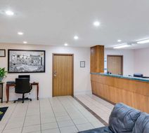 Super 8 Kennett Lobby