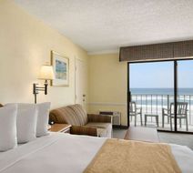 Days Inn Daytona Oceanfront Room