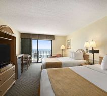 Days Inn Daytona Oceanfront Room