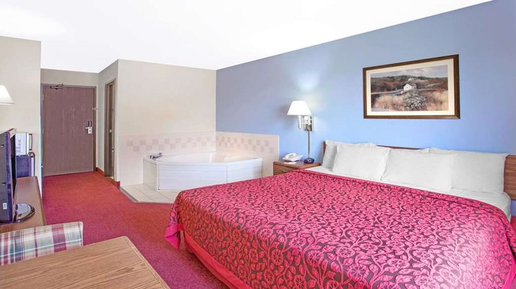 Days Inn Madison Northeast Suite