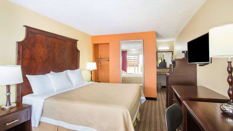 <b>Days Inn Blytheville Room</b>. Images powered by <a href="https://iceportal.shijigroup.com/" title="IcePortal" target="_blank">IcePortal</a>.