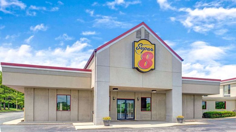 <b>Super 8 Indianapolis South Exterior</b>. Images powered by <a href="https://iceportal.shijigroup.com/" title="IcePortal" target="_blank">IcePortal</a>.