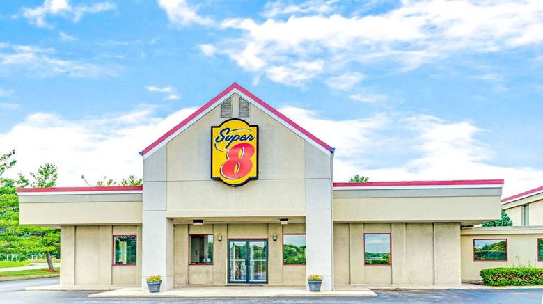 Super 8 Indianapolis South Exterior. Images powered by <a href="https://iceportal.shijigroup.com" target="_blank" rel="noopener">Ice Portal</a>.