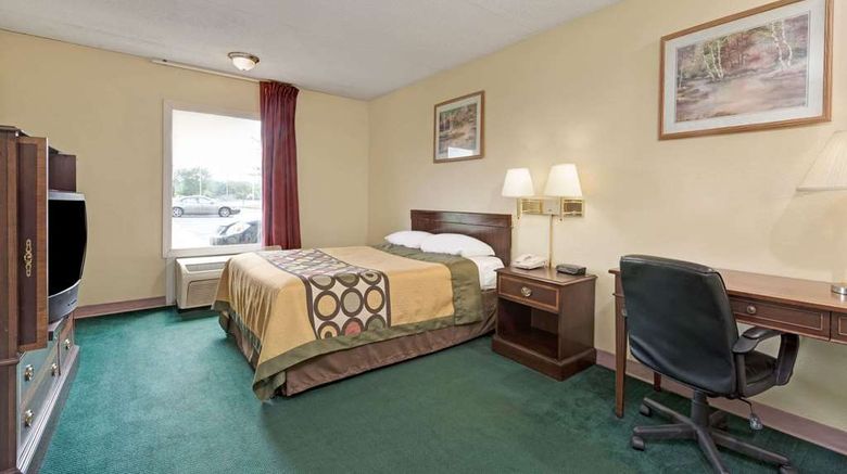 <b>Super 8 Indianapolis South Room</b>. Images powered by <a href="https://iceportal.shijigroup.com/" title="IcePortal" target="_blank">IcePortal</a>.