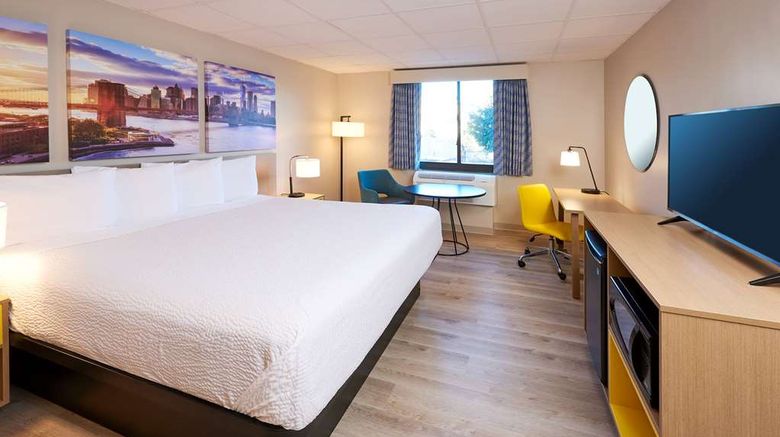 <b>Days Inn Parsippany Room</b>. Images powered by <a href="https://iceportal.shijigroup.com/" title="IcePortal" target="_blank">IcePortal</a>.