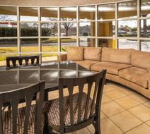 Days Inn Atlanta Stone Mountain Lobby