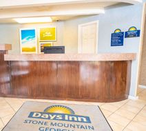Days Inn Atlanta Stone Mountain Lobby