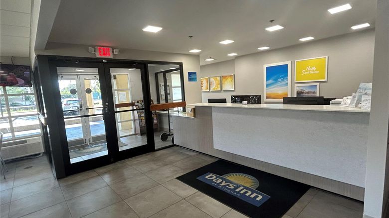 <b>Days Inn Atlanta Stone Mountain Lobby</b>. Images powered by <a href="https://iceportal.shijigroup.com/" title="IcePortal" target="_blank">IcePortal</a>.