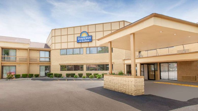 Days Inn  and  Suites Madison Heights MI Exterior. Images powered by <a href="https://iceportal.shijigroup.com" target="_blank" rel="noopener">Ice Portal</a>.