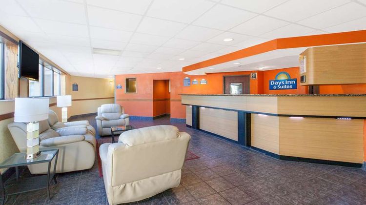 Days Inn & Suites Madison Heights MI Lobby