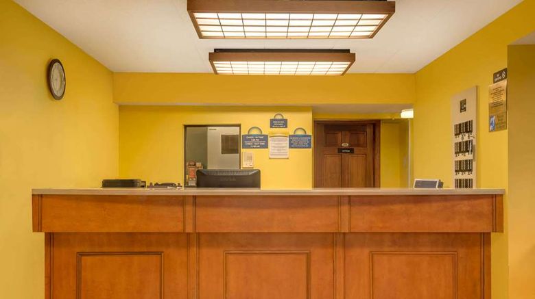 <b>Days Inn Columbus Fairgrounds Lobby</b>. Images powered by <a href="https://iceportal.shijigroup.com/" title="IcePortal" target="_blank">IcePortal</a>.