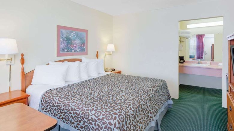 <b>Days Inn Newport Room</b>. Images powered by <a href="https://iceportal.shijigroup.com/" title="IcePortal" target="_blank">IcePortal</a>.