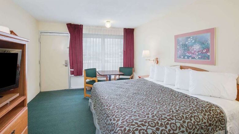 <b>Days Inn Newport Room</b>. Images powered by <a href="https://iceportal.shijigroup.com/" title="IcePortal" target="_blank">IcePortal</a>.