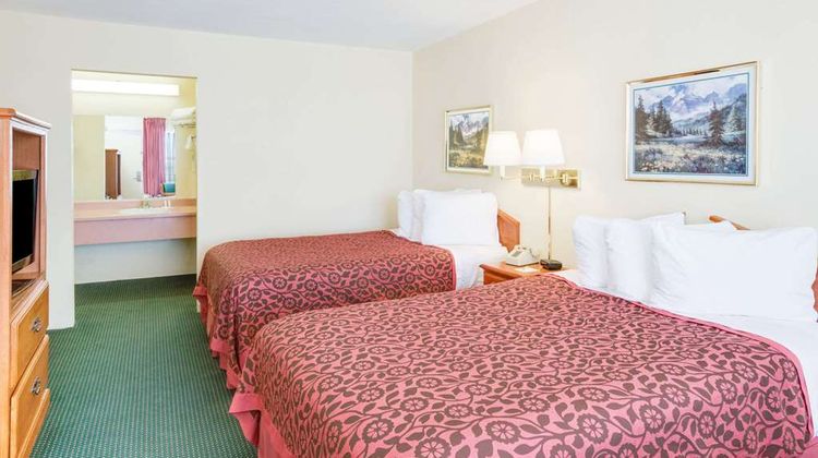 Days Inn Newport Room