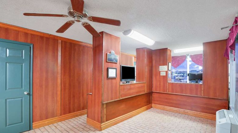 <b>Days Inn Newport Other</b>. Images powered by <a href="https://iceportal.shijigroup.com/" title="IcePortal" target="_blank">IcePortal</a>.