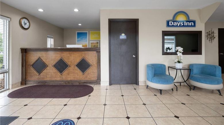 <b>Days Inn Augusta Wheeler Road Lobby</b>. Images powered by <a href="https://iceportal.shijigroup.com/" title="IcePortal" target="_blank">IcePortal</a>.