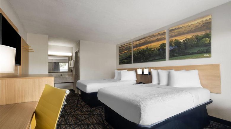 <b>Days Inn Augusta Wheeler Road Room</b>. Images powered by <a href="https://iceportal.shijigroup.com/" title="IcePortal" target="_blank">IcePortal</a>.