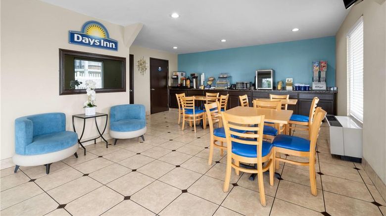 <b>Days Inn Augusta Wheeler Road Lobby</b>. Images powered by <a href="https://iceportal.shijigroup.com/" title="IcePortal" target="_blank">IcePortal</a>.