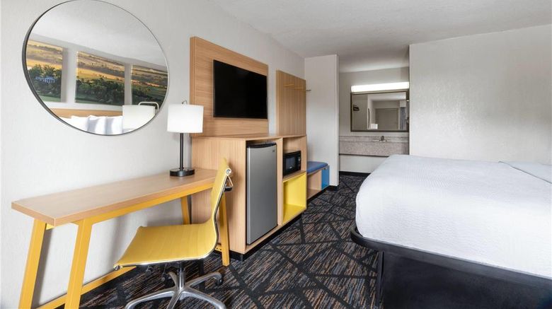 <b>Days Inn Augusta Wheeler Road Room</b>. Images powered by <a href="https://iceportal.shijigroup.com/" title="IcePortal" target="_blank">IcePortal</a>.