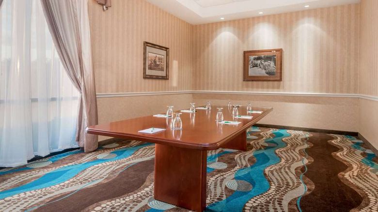 <b>Wyndham Garden Wichita Downtown Meeting</b>. Images powered by <a href="https://iceportal.shijigroup.com/" title="IcePortal" target="_blank">IcePortal</a>.