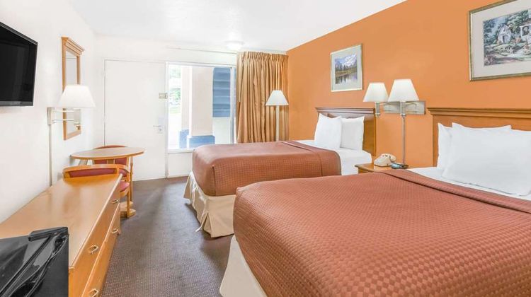 Days Inn Christiansburg Room