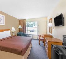 Days Inn Christiansburg Room