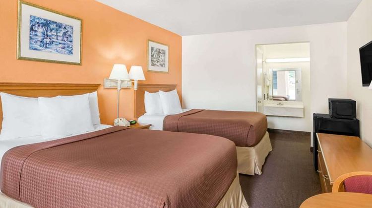 Days Inn Christiansburg Room
