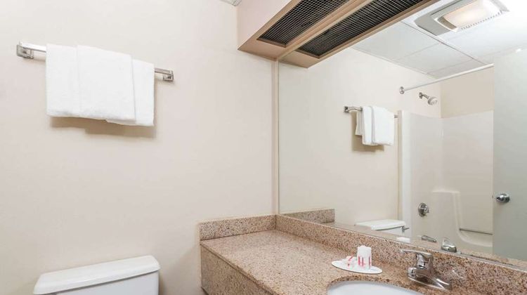 Days Inn Windsor Locks Bradley Intl Arpt Room