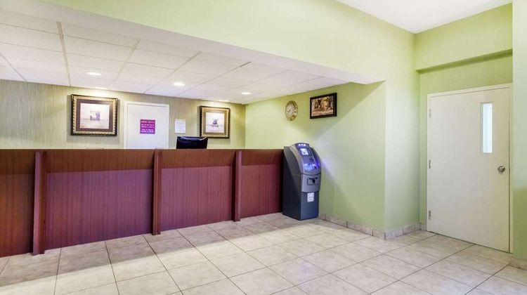 Days Inn Windsor Locks Bradley Intl Arpt Lobby
