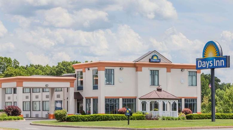 <b>Days Inn Windsor Locks Bradley Intl Arpt Exterior</b>. Images powered by <a href="https://iceportal.shijigroup.com/" title="IcePortal" target="_blank">IcePortal</a>.