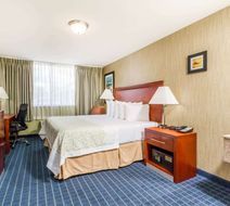 Days Inn Windsor Locks Bradley Intl Arpt Room