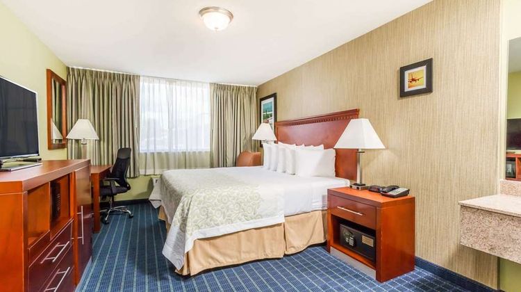 Days Inn Windsor Locks Bradley Intl Arpt Room