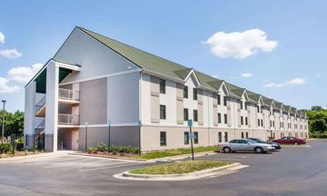 Days Inn Lanham Washington D.C