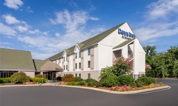 Days Inn Lanham Washington D.C