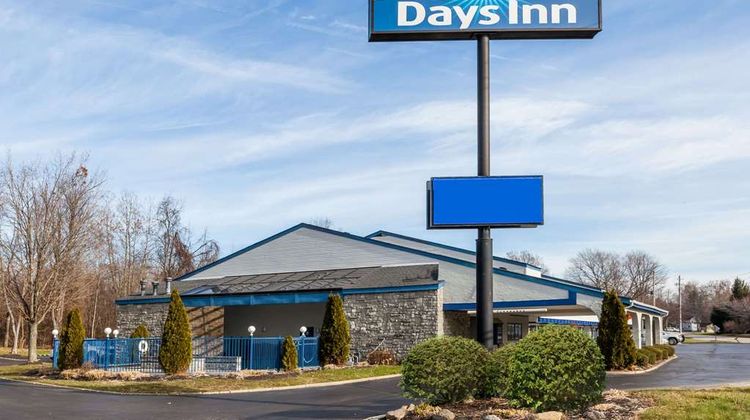 Days Inn Kent - Akron Exterior