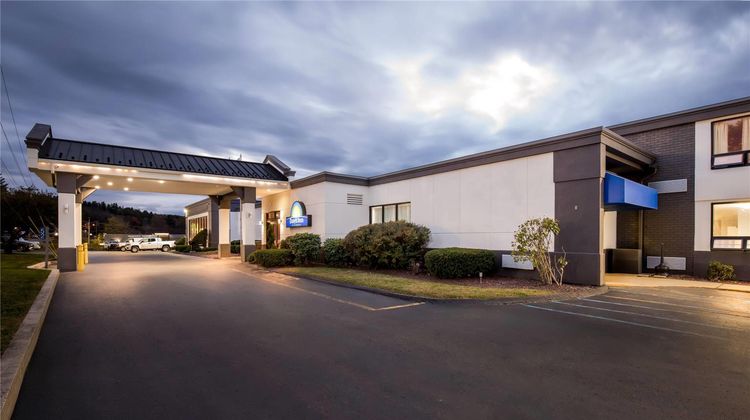 Days Inn Liberty Exterior