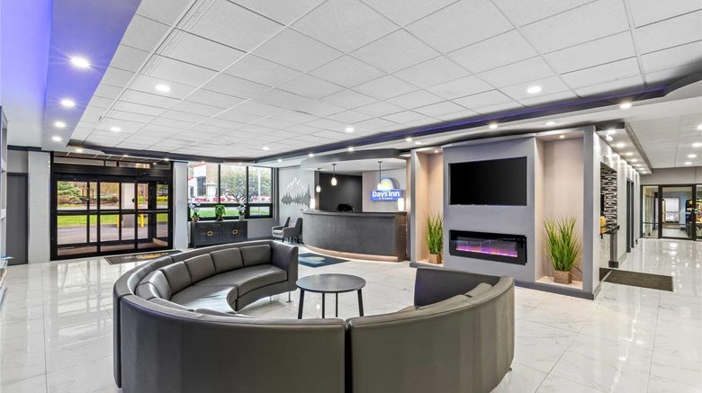 <b>Days Inn Liberty Lobby</b>. Images powered by <a href="https://iceportal.shijigroup.com/" title="IcePortal" target="_blank">IcePortal</a>.