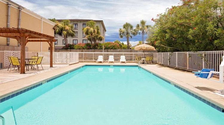 Days Inn by Wyndham Fort Walton Beach Pool