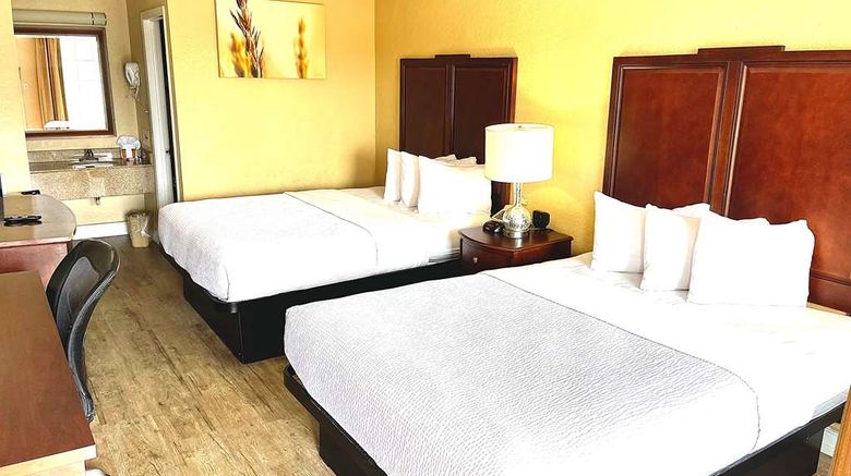 <b>Days Inn by Wyndham Fort Walton Beach Room</b>. Images powered by <a href="https://iceportal.shijigroup.com/" title="IcePortal" target="_blank">IcePortal</a>.