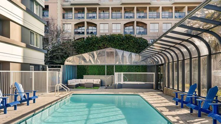 Days Inn Victoria on the Harbour Pool