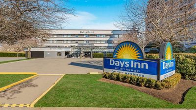 Days Inn Victoria on the Harbour