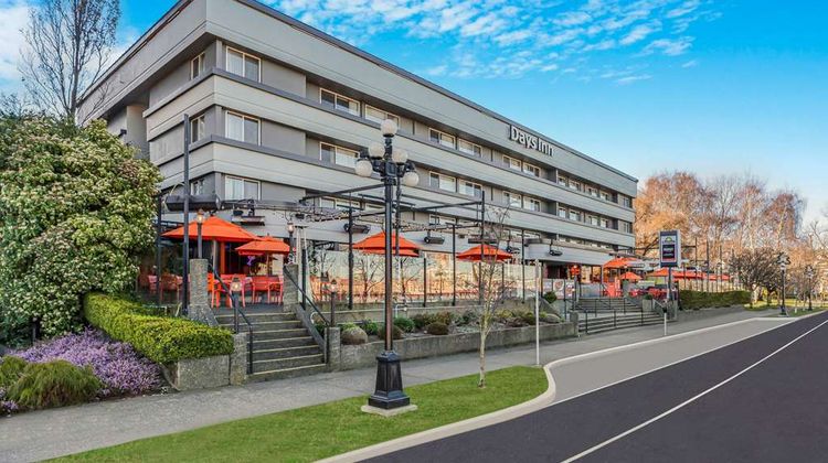 Days Inn Victoria on the Harbour Exterior