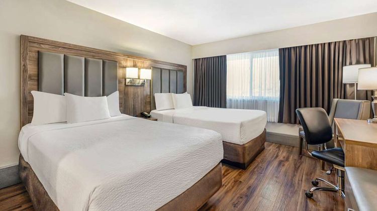 Days Inn Victoria on the Harbour Room