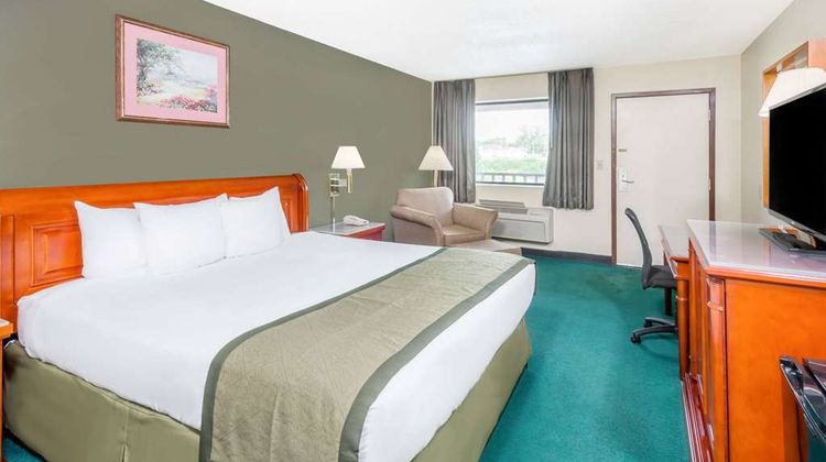 Days Inn - Hannibal Room