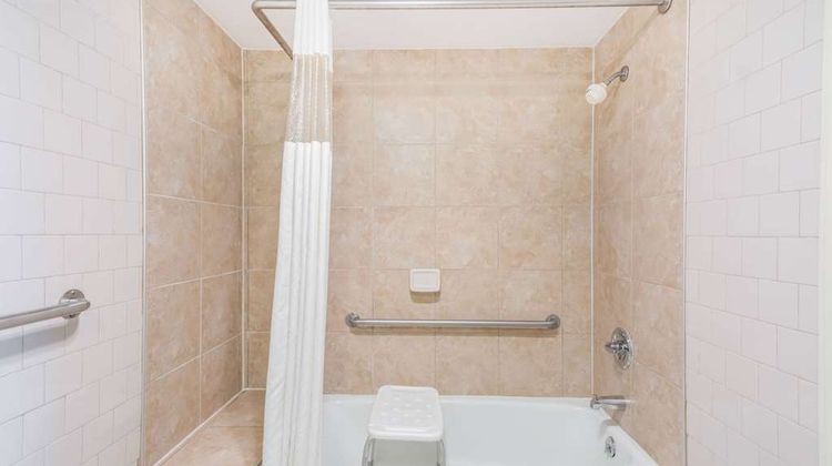 Days Inn - Hannibal Room